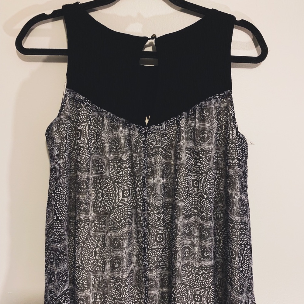 3/$15!! Flowy Summer Dress - Picture 2 of 3